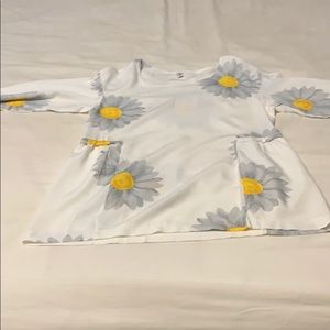 White daisy long sleeve top size small